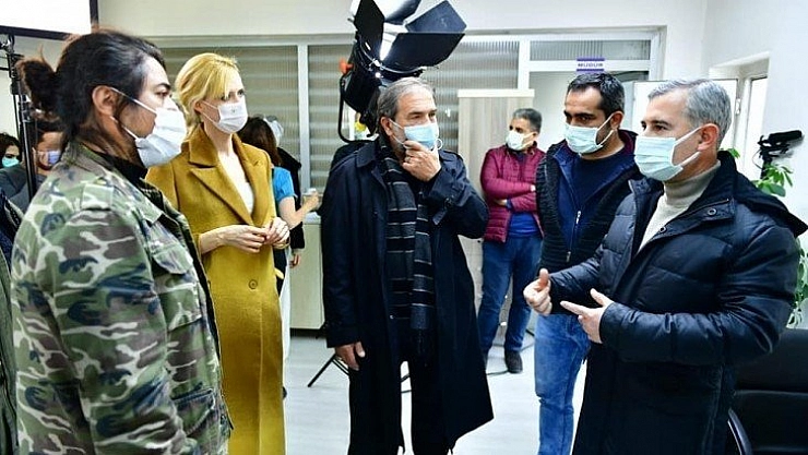Dizi setini ziyaret etti
