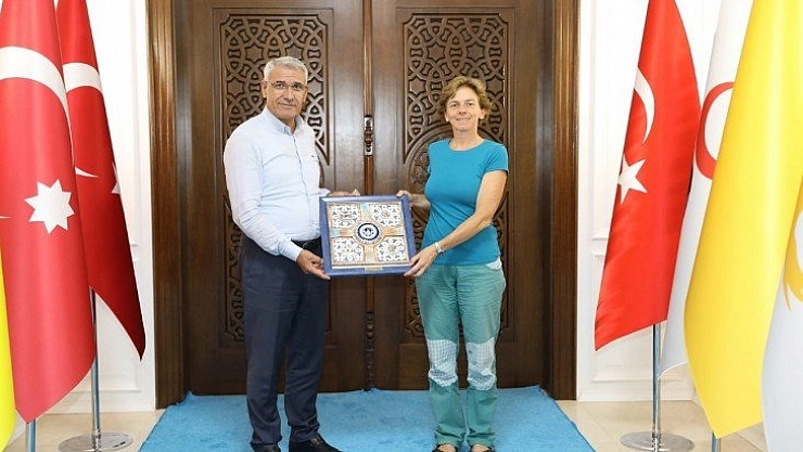 Restelli'yi konuk etti