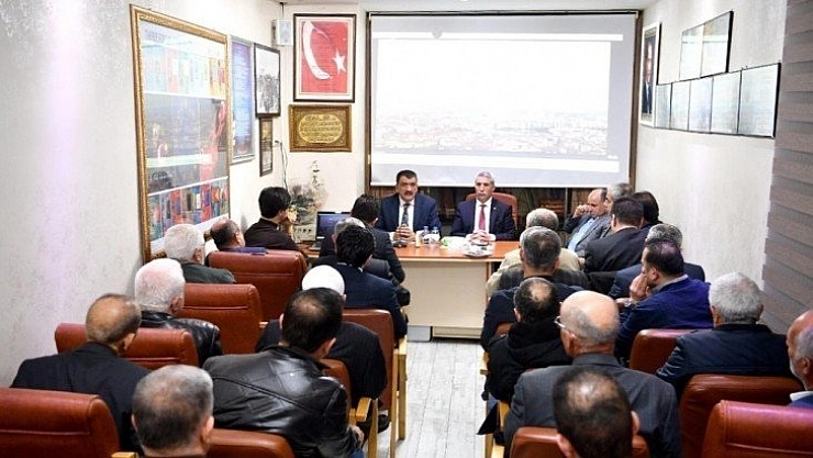 Gürkan, ocakbaşı sohbetlerine katıldı