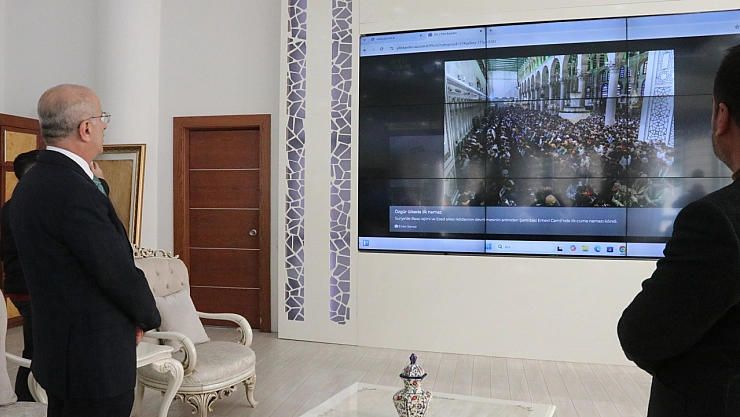 Başkan Sami Er, 2024'ün En Etkileyici Fotoğraflarına Oy Verdi