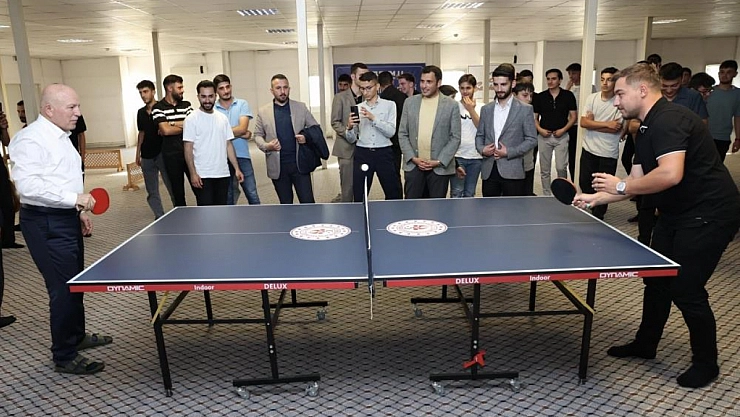 Başkan Sekmen Pasinler'de gençlerle buluştu