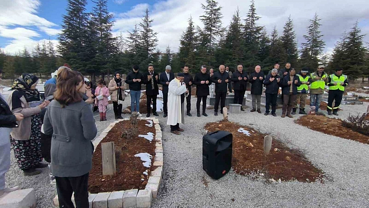 Rahmetle anıyoruz