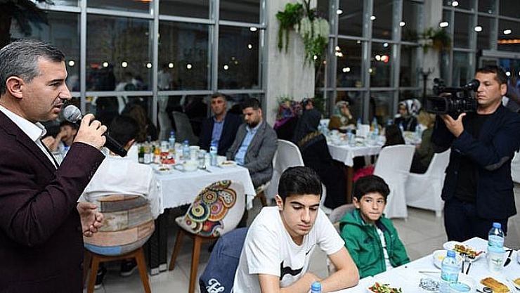 Başkan Çınar'dan iftar ikramı