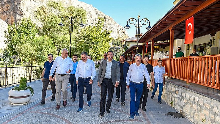 Başkan Polat ilçeleri geziyor