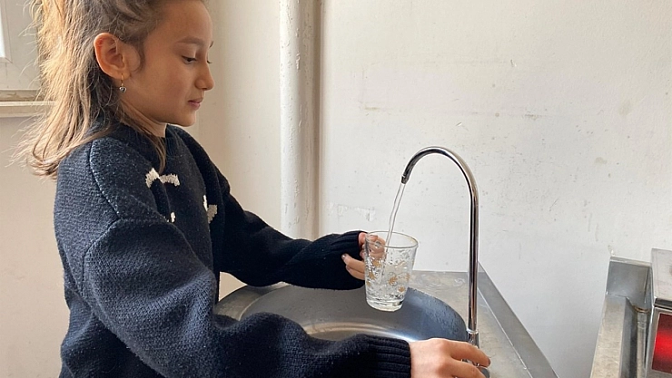 Batman'da 100 okula arıtmalı su sebili monte edildi