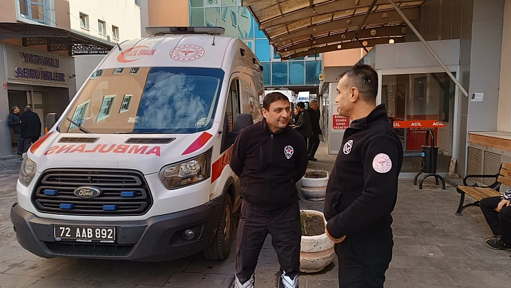 Batman'da gence otomobil çarptı