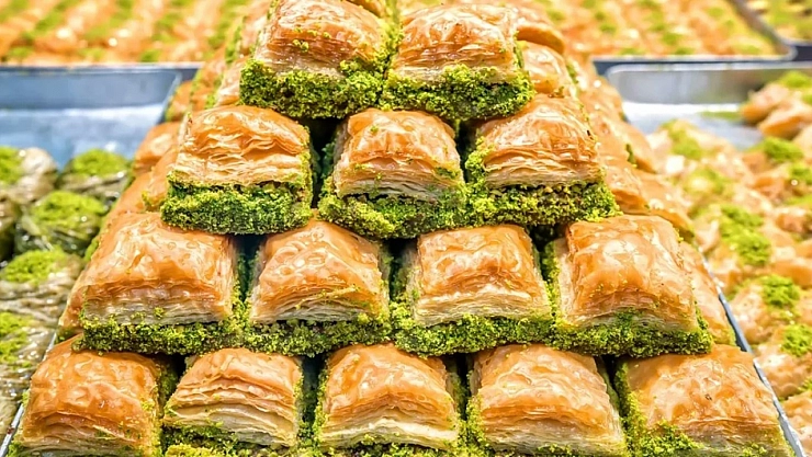 Bayramın tatlısı acılaştı: Asgari Ücretli 5 Yılda 7 Kilo Baklava Kaybetti