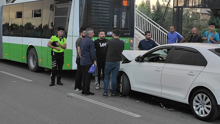 Otobüse çarptı 1 yaralı
