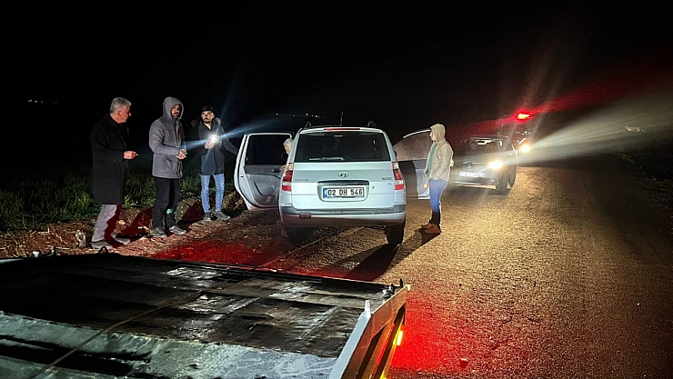 Besni'de iki araç çarpıştı: 3 yaralı