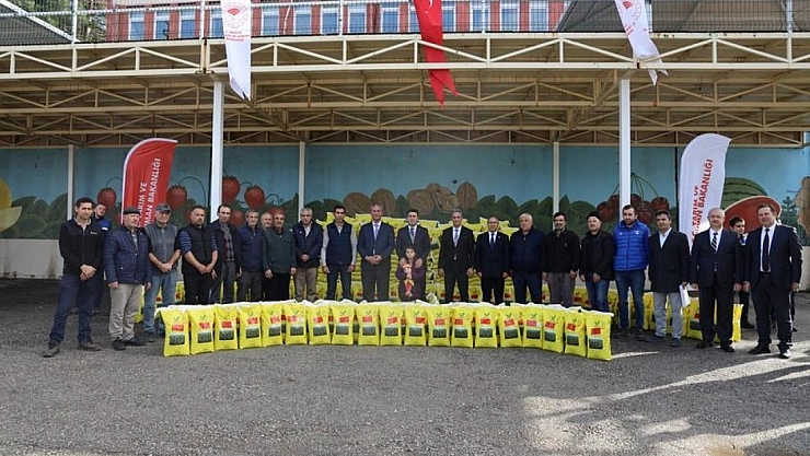 Çiftçilere 10 ton yonca tohumu verildi