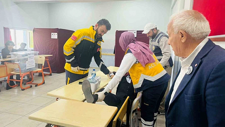 Sandık müşahidi baygınlık geçirdi