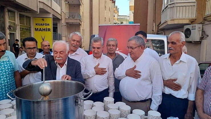 Binlerce vatandaşa aşure