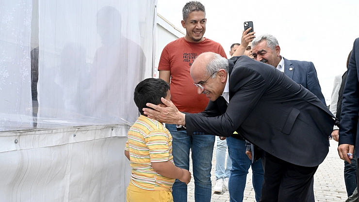 Bir ayağımız sürekli Ankara'da
