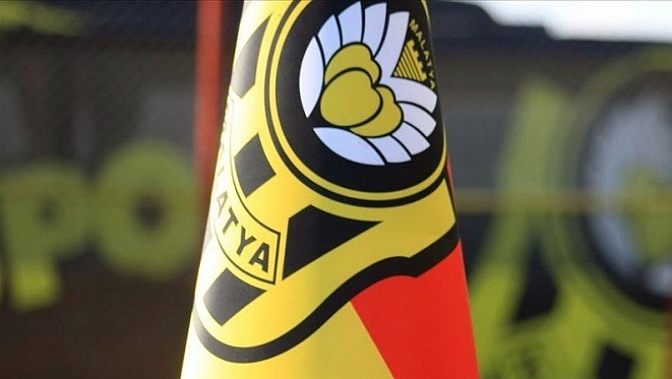 Bir oyuncu pozitif çıktı