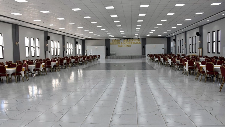 Bu düğün salonu  herkese ücretsiz