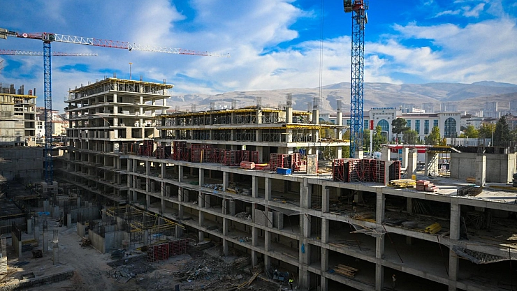 Büyükşehir'de yol ve peyzaj yapacak