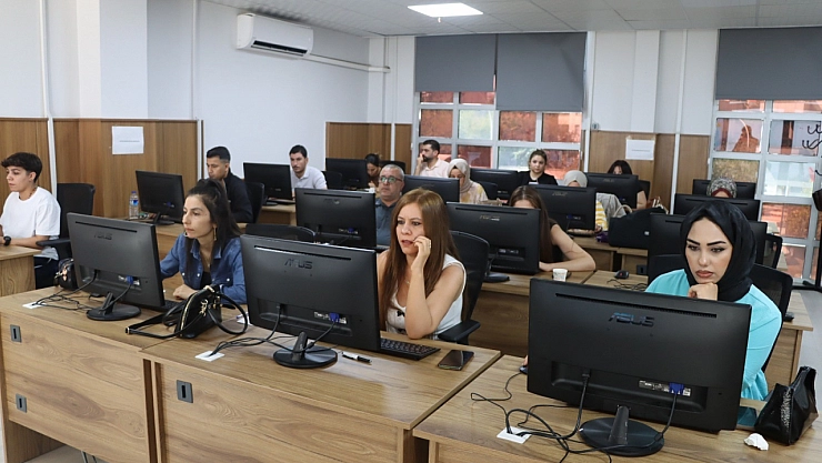 Büyükşehir'den bilgisayar operatörlüğü ve klavye kursu