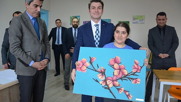 Canlı, eğitim faaliyetlerini denetledi