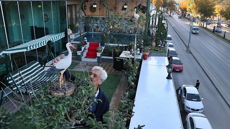 Çiftliği terasa taşıdı