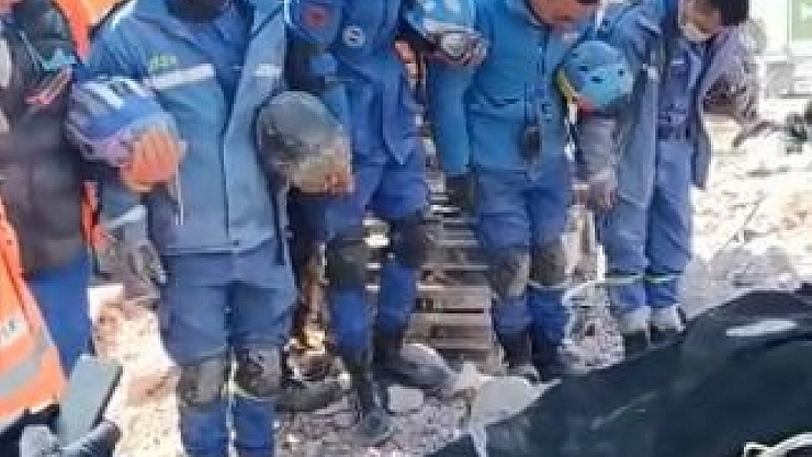 Depremzedeye son veda