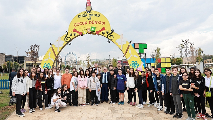 Çocuklar depremin stresini atıyor