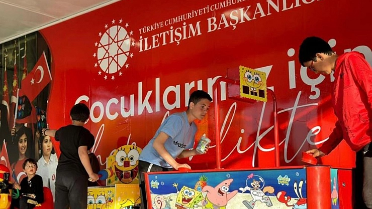 Çocuklar gönüllerince eğlendi