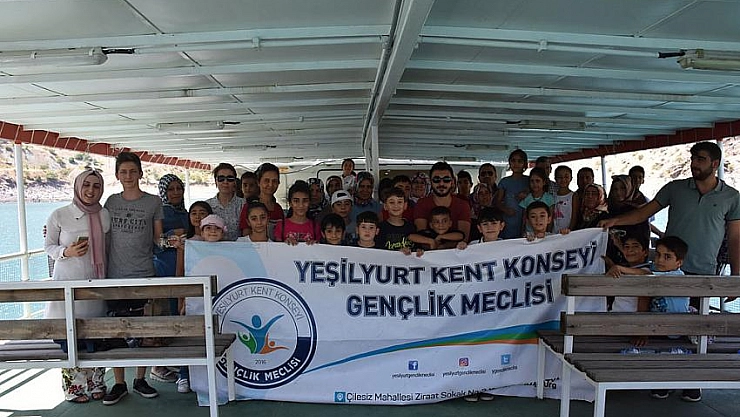 Çocuklar için tekne turu