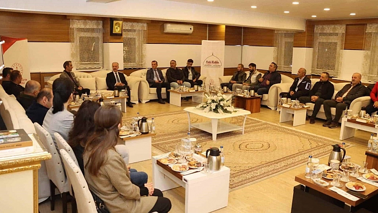 Çocuklarımıza model olmalıyız