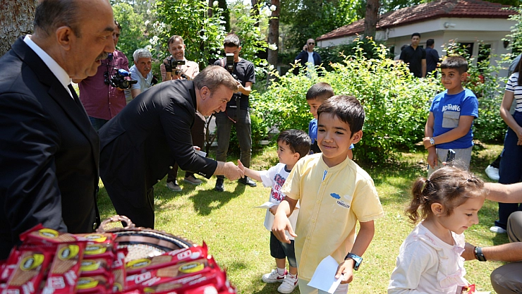 Çocukların bayram harçlığı Validen
