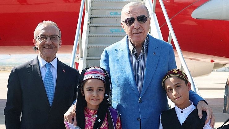 Cumhurbaşkanı Erdoğan Malatya'da! Konvoyu Sık Sık Durduruldu