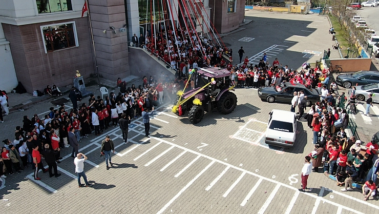 Daha önce görülmemiş 23 Nisan kutlaması