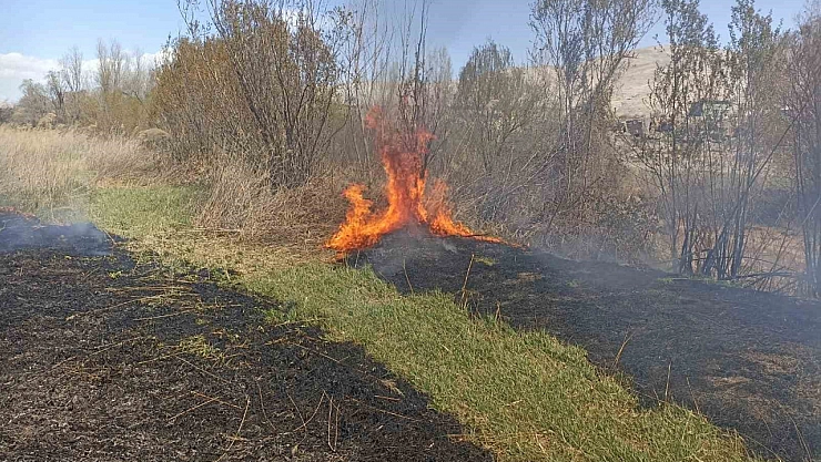 Darende'de sazlık yangın