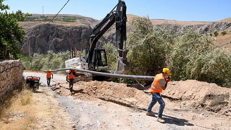 Darende'ye 11 bin metre uzunluğunda yeni içme suyu hattı