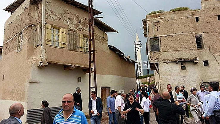 Kerpiç evler yok oluyor 