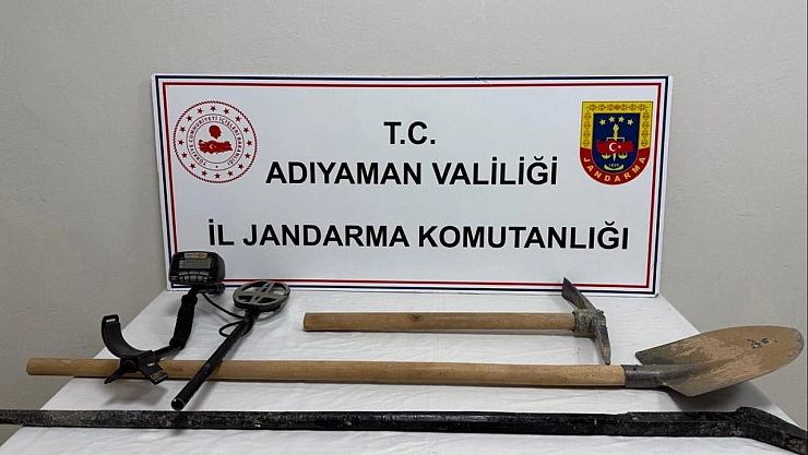 Define arayan şahıslar jandarmaya yakalandı