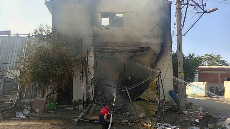 Denizli'de Ambalaj Fabrikası Alevlere Teslim Oldu.
