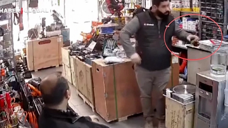 Depremde çayıyla birlikte kaçtı