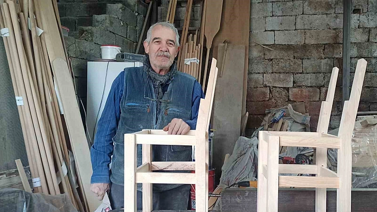 Depremde iş yeri yıkıldı, kendi imkanlarıyla ayakta kaldı