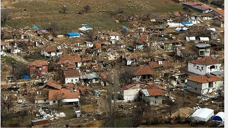 Depremzedeler köylerinde yaşamak istiyor