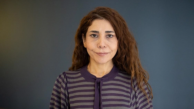 Depremzedelerin ellerinden tuttu