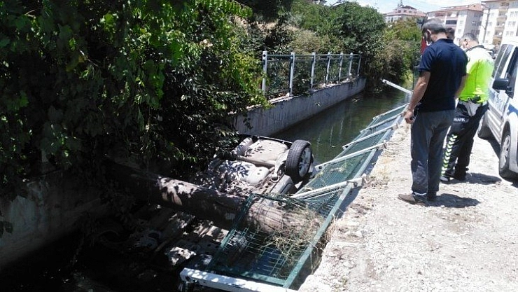 Sulama kanalına yine araç uçtu