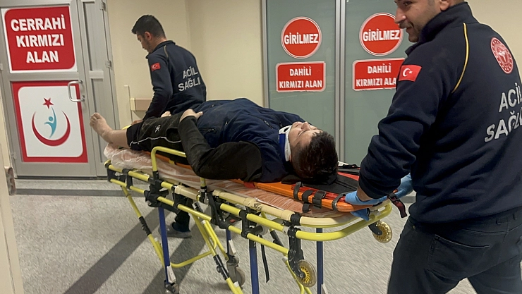 Devrilen motosikletteki kişi yaralandı