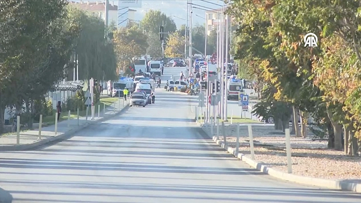Dezenformasyona karşı topyekun mücadele şart