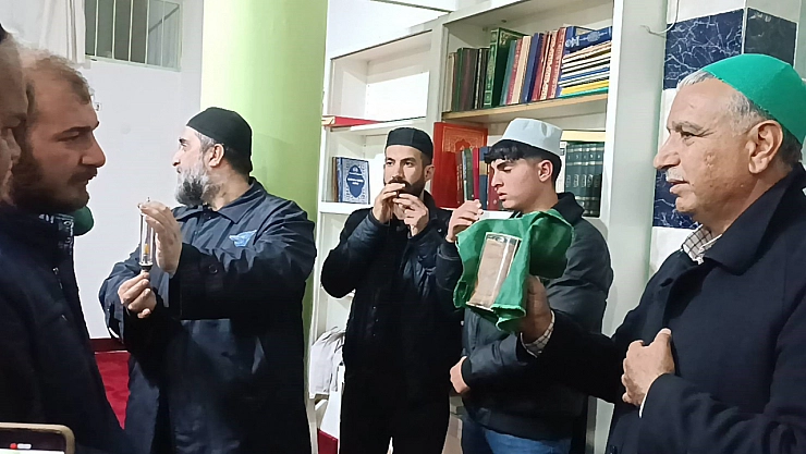 Dicle'de Hırka-i Şerif ve Sakal-ı Şerif salavatlarla ziyarete açıldı