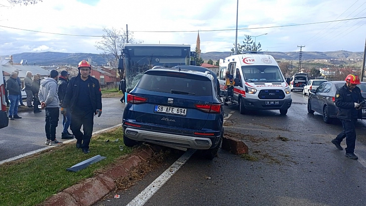 Dikkatsiz sürücü kazaya neden oldu