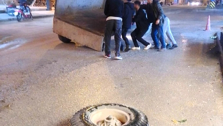 Dilek mahallesinde çukurlar tehlike saçıyor!