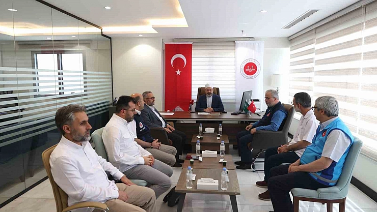 Diyanet İşleri Başkanı Erbaş, Medine'de