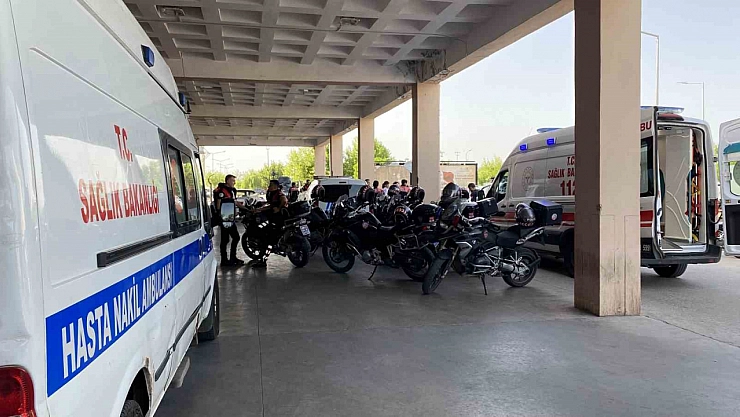 Diyarbakır'da hastane önünde bıçaklı kavga!