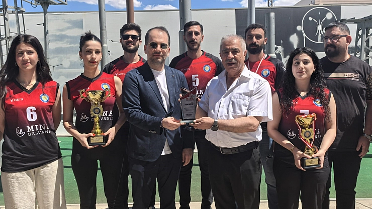 Diyarbakır'da şampiyon oyunculara destek