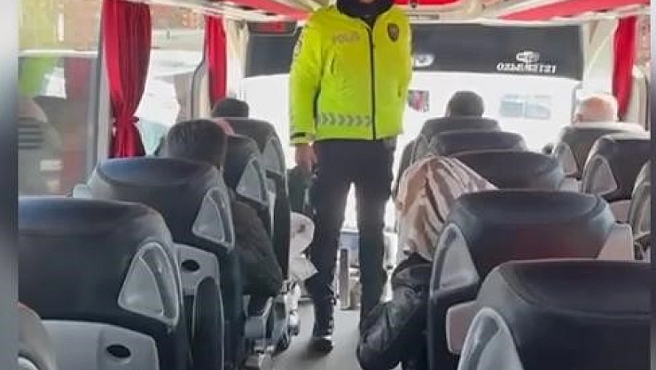 Diyarbakır'da trafik polislerinden sürücü 'emniyet kemeri' uyarısı
